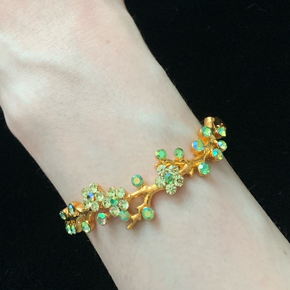 🆕🔥Swarovski Sparkly Green Crystals Gold Bracelet